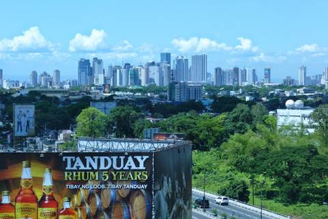 13.05.15: Dieser Tag begann mit einer für Manila ungewöhnlich klaren Sicht!