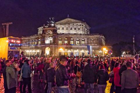 Tag der Deutschen Einheit: Konzert auf dem Theaterplatz am Abend. Foto: Tilo Arnhold, TROPOS