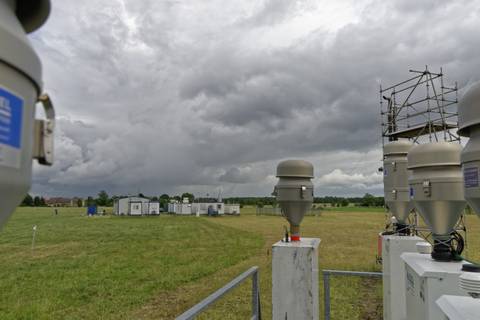 Die automatischen Geräte wie die Partikelsammler laufen natürlich bei jedem Wetter durch. Foto: Tilo Arnhold/ TROPOS