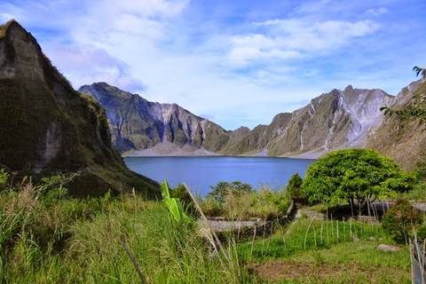 24.05.15: Nach einer Stunde ist dann der Kratersee des Pinatubo erreicht.