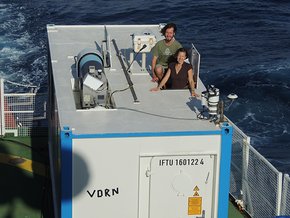 Die TROPOS-Wissenschaftlerin Dr. Heike Kalesse und Doktorand Moritz Haarig mit dem OCEANET-Container des TROPOS.