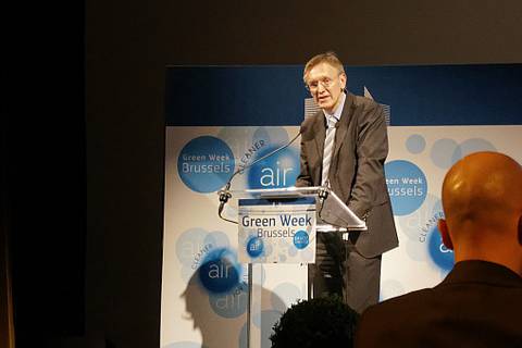 EU-Umweltkommissar Janez Potocnik hatte 2013 zum "Jahr der Luft" erklärt und verstärkte Anstrengungen gegen Luftverschmutzung angekündigt. Die GREENWEEK in Brüssel stand folglich 2013 unter dem Motto „Saubere Luft für alle". Foto: Tilo Arnhold