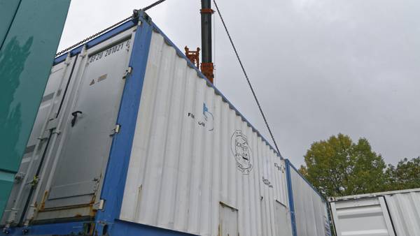 Verladung der Messcontainer am TROPOS am 8.10.15 für die Polarstern-Expedition PS95. Foto: Tilo Arnhold/TROPOS Verladung der Messcontainer am TROPOS am 8.10.15 für die Polarstern-Expedition PS95. Foto: Tilo Arnhold/TROPOS