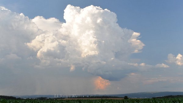 Typische Kumuluswolke beim Heranwachsen zu einer Gewitterwolke. Foto: Tilo Arnhold/TROPOS