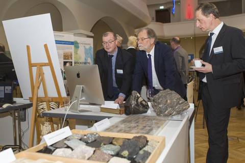 Am Stand der Senckenberg Naturhistorische Sammlungen Dresden: Geologie.