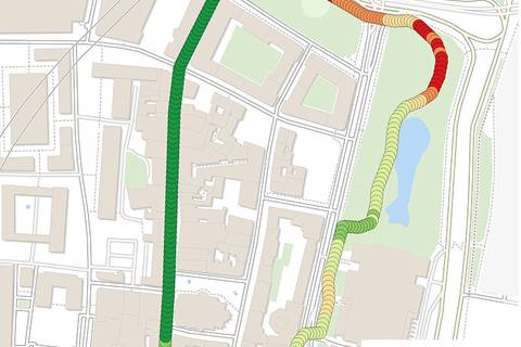 Die Grafik der Ruß-Messung vom Abend des 24.6. zeigt deutlich, wie der Straßenverkehr am Leipziger Hauptbahnhof die Luftqualität deutlich beeinträchtigt (rote Messpunkte), aber wenige Meter davon die Belastung bereits deutlich geringer ist (grün).