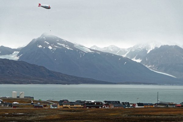 Ny-Ålesund ist die nördlichste Siedlung auf Spitzbergen. Nach dem Ende des Bergbaus hat sich der Ort zu einem internationalen Forschungszentrum entwickelt. Foto: Sebastian Zeppenfeld, TROPOS