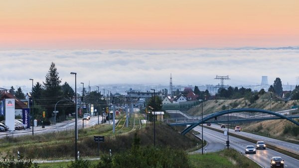 Verkehrsdichte, Wind und Luftschichtung beeinflussen die Belastung mit dem Luftschadstoff Stickstoffdioxid, so das Fazit einer TROPOS-Studie im Auftrag des LfULG, für die Daten aus Sachsen ausgewertet wurden – darunter auch Dresden. Foto: Burkhard Lehmann, LfULG