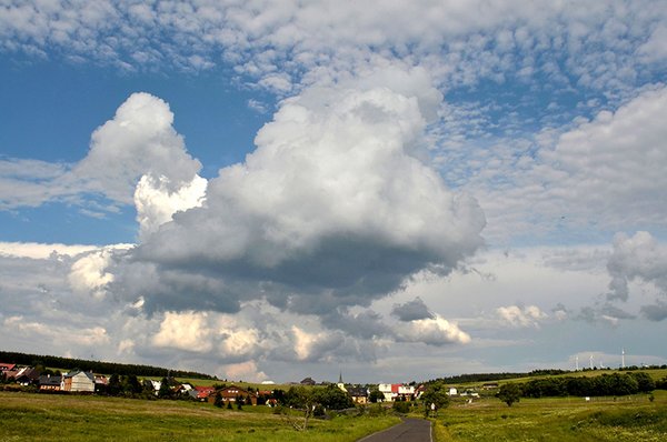 Eiskeime beeinflussen die Eisbildung in Wolken, welche wiederum der erste wichtige Schritt in der Entstehung von Niederschlägen in der Atmosphäre ist. Foto: Tilo Arnhold, TROPOS
