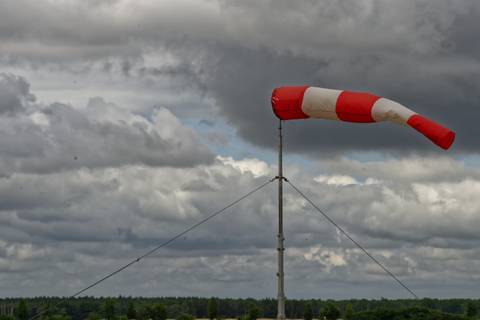 Kurz vor Sommerbeginn fegt ein herbstlicher Wind über die Melpitzer Wiesen. Foto: Tilo Arnhold/ TROPOS