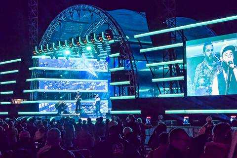 Tag der Deutschen Einheit: Konzert auf dem Theaterplatz am Abend. Foto: Tilo Arnhold, TROPOS