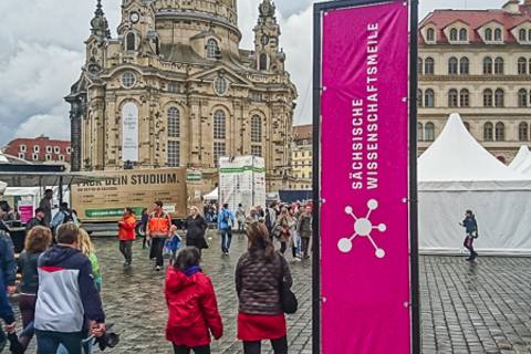 Wissenschaftsmeile auf dem Dresdner Neumarkt. Foto: Tilo Arnhold, TROPOS