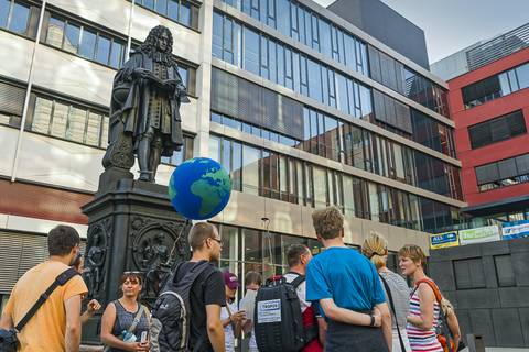 ... startete zur Langen der Wissenschaften am 24. Juni ....