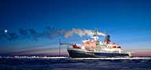 Polarstern während MOSAiC in der Arktis. Foto: Hannes Griesche, TROPOS