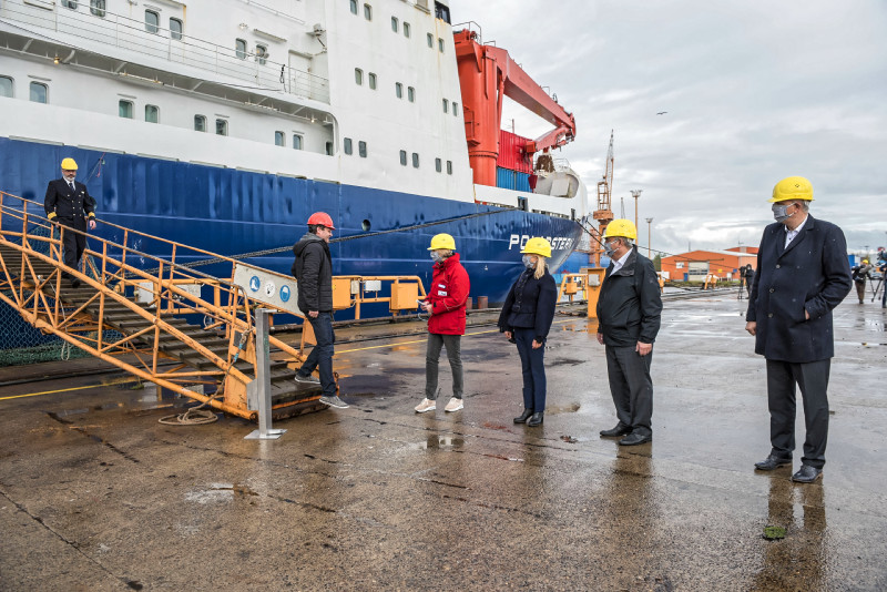Polarstern kehrt nach einem Jahr von der MOSAiC-Expedition aus der zentralen Arktis zurück und wird in Bremerhaven von Bund und Land begrüßt. Foto: Kerstin Rolfes, Alfred-Wegener-Institut