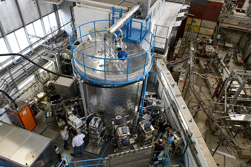 Dem CLOUD-Team am CERN ist erstmals die Bildung von Eiskeimen aus Gasen im Labor gelungen. Foto: Maximilien Brice, CERN