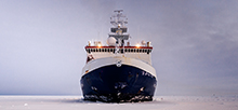 FS Polarstern im Eis. Foto: Mario Hoppmann, AWI