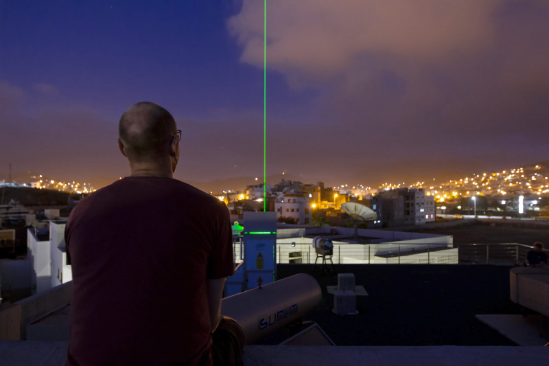 A lidar from TROPOS has been studying the atmosphere over Mindelo on Cabo Verde since 29 June, providing important data on dust for the "Aeolus Tropical Atlantic Campaign" of ESA's Aeolus wind satellite. Photo: Edson Silva Delgado, Etfilmes / OSCM